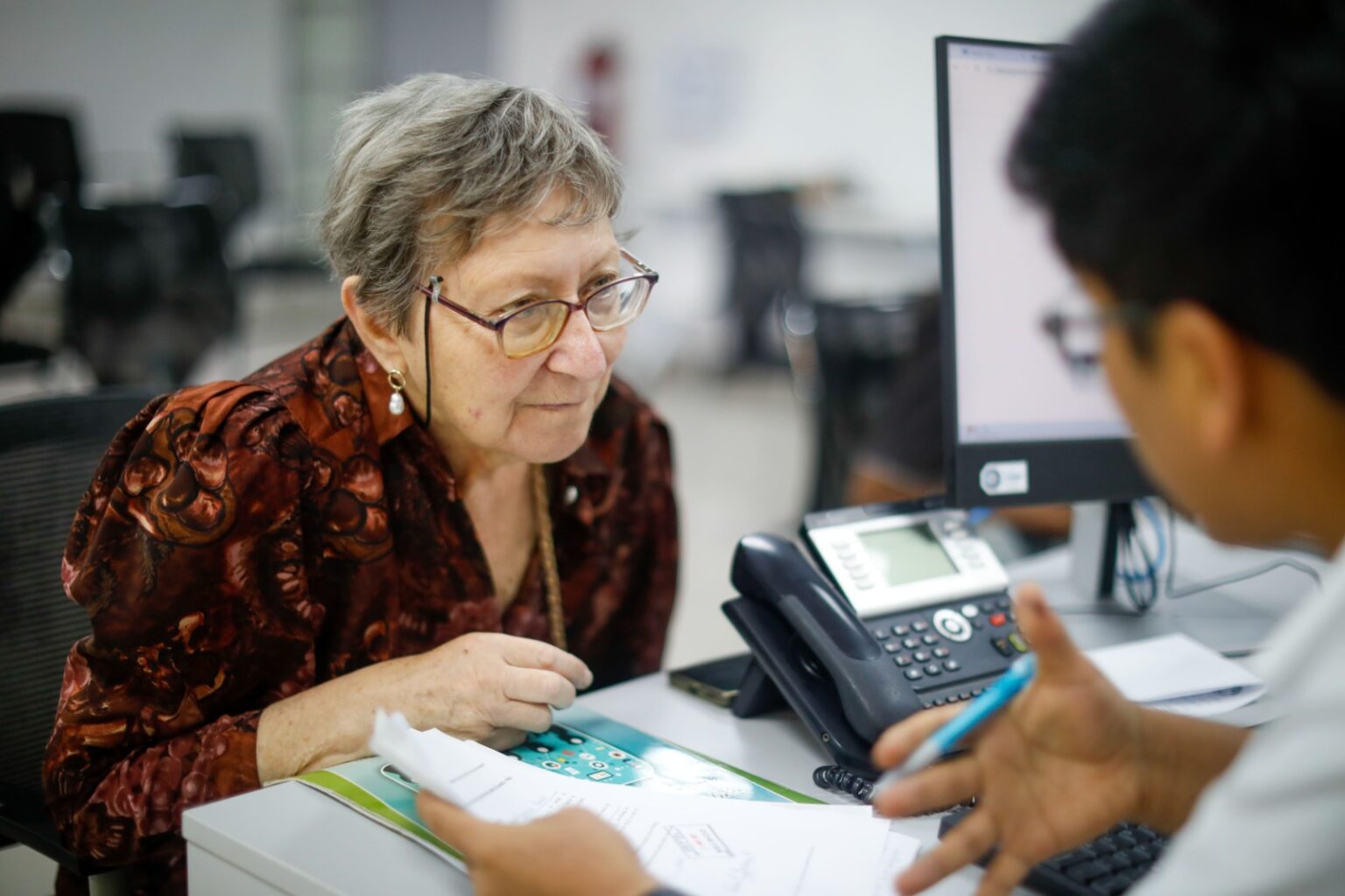 Al menos 7 de cada 10 atenciones realizadas por el OSIPTEL fueron por casos relacionados con el servicio móvil
