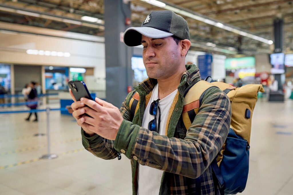 Empresas operadoras deben registrar celulares traídos del extranjero por personas naturales Empresas operadoras deben registrar celulares traídos del extranjero por personas naturales