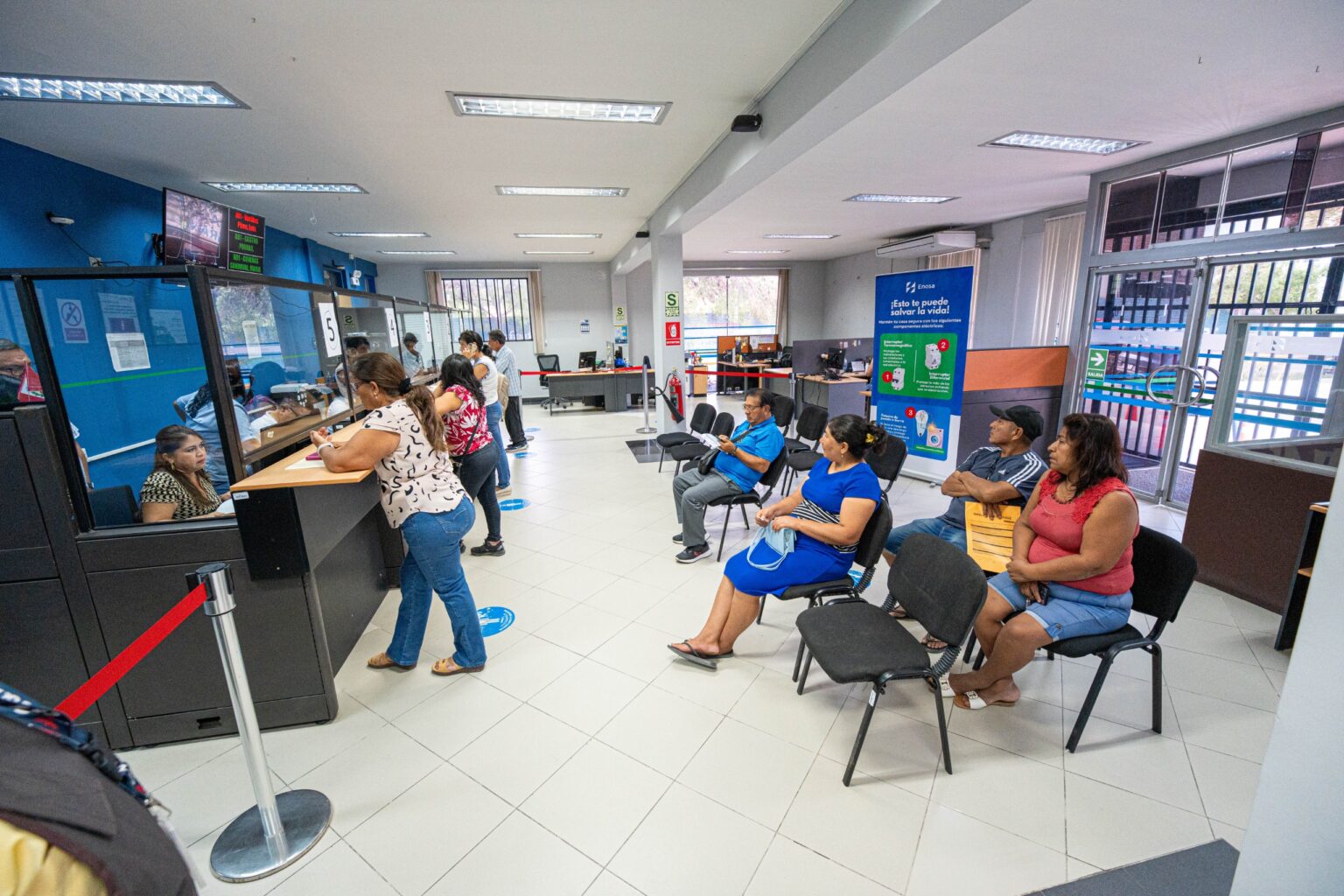 Enosa centraliza atención presencial en su sede de la calle Callao