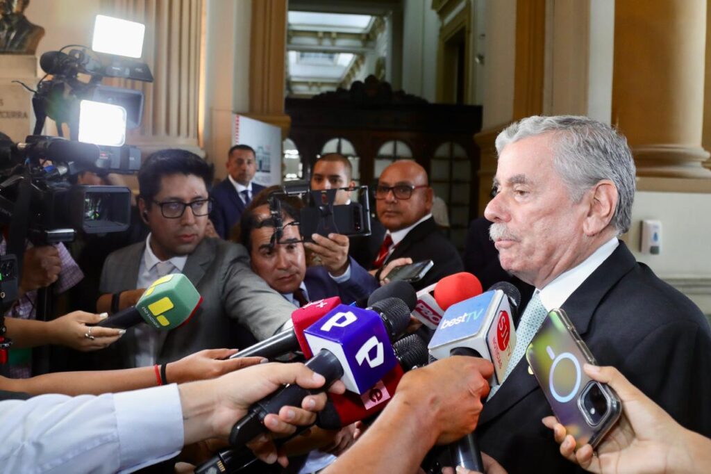 Fernando Rospigliosi: podría realizarse una segunda vuelta en el Congreso Fernando Rospigliosi: podría realizarse una segunda vuelta en el Congreso