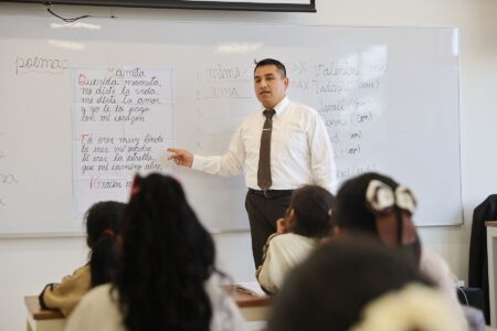 Gobierno autoriza bono extraordinario para más de 374 mil docentes y auxiliares de educación