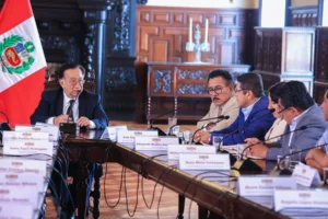 José María Balcázar evalúa derogar decreto que reestructura Petroperú