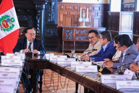 José María Balcázar evalúa derogar decreto que reestructura Petroperú