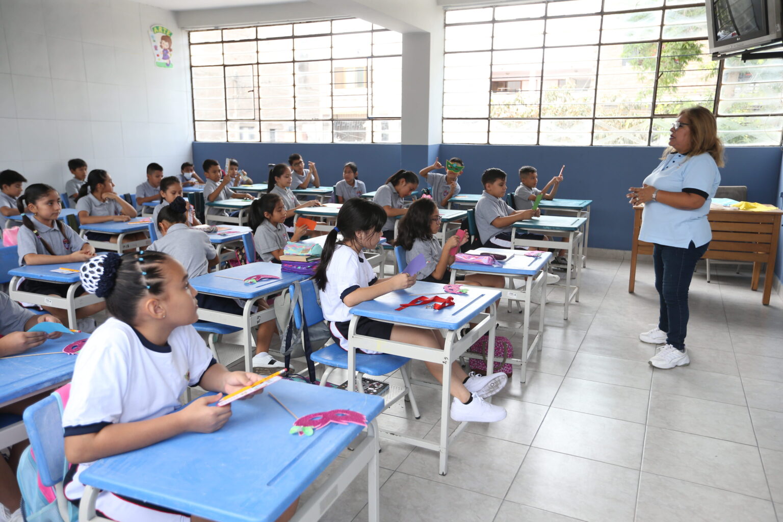 Año escolar 2026 inicia con más de 6 millones de estudiantes, pero 48% de colegios públicos presenta condiciones de riesgo Año escolar 2026 inicia con más de 6 millones de estudiantes, pero 48% de colegios públicos presenta condiciones de riesgo