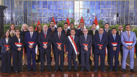 Diez ministros del gabinete de Luis Arroyo registran investigaciones fiscales y procesos en trámite