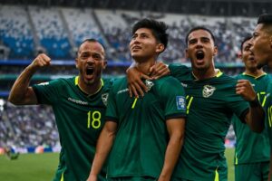 Bolivia remonta y vence 2-1 a Surinam en el repechaje al Mundial 2026: jugará la final ante Irak Bolivia remonta y vence 2-1 a Surinam en el repechaje al Mundial 2026: jugará la final ante Irak