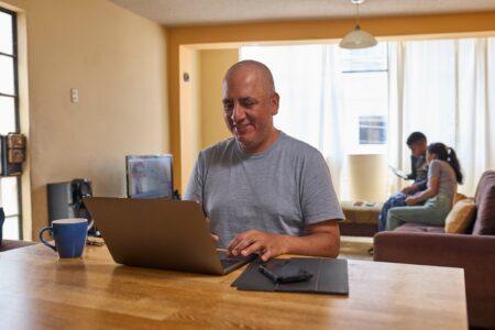 Más del 82 % de conexiones de internet fijo usan fibra óptica