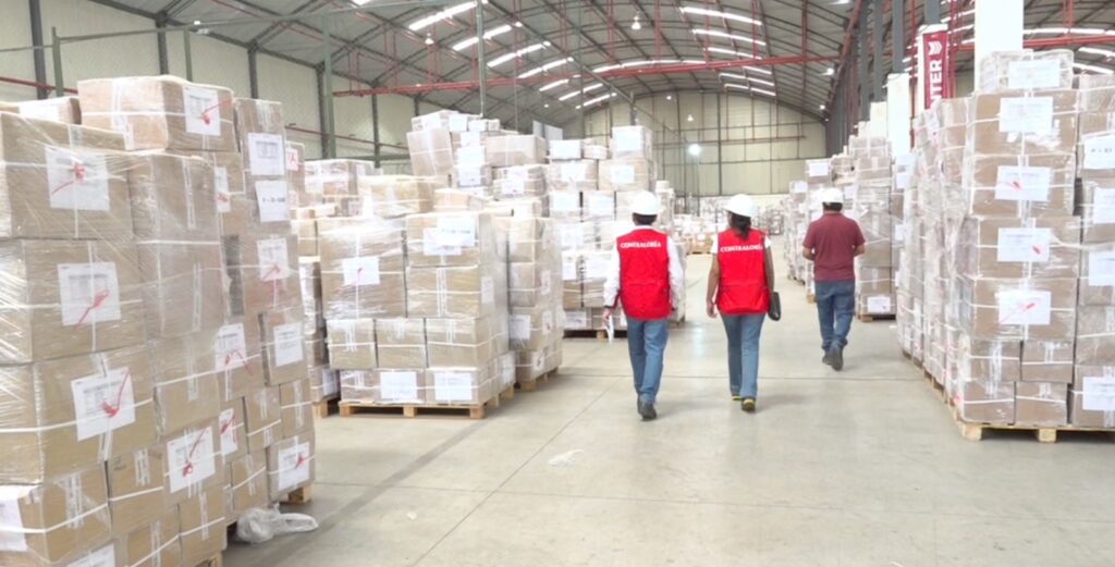 Contraloría: Más de 581 mil escolares podrían no recibir kits por demoras del Produce Contraloría: Más de 581 mil escolares podrían no recibir kits por demoras del Produce