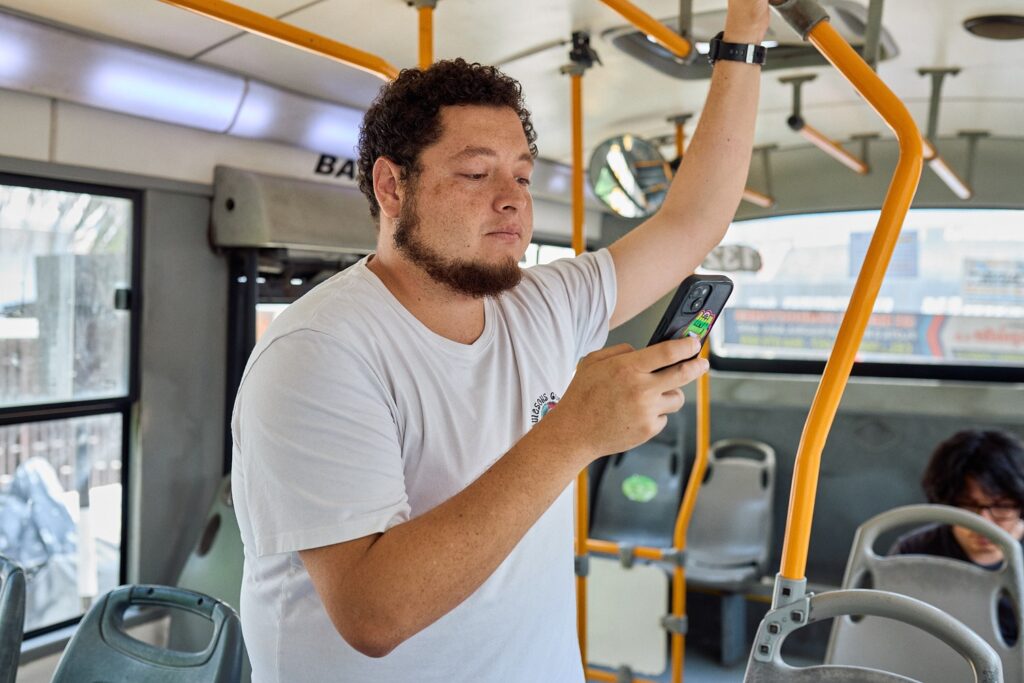 Gobierno limita a 7 líneas móviles por persona: qué pasará con quienes tienen más números