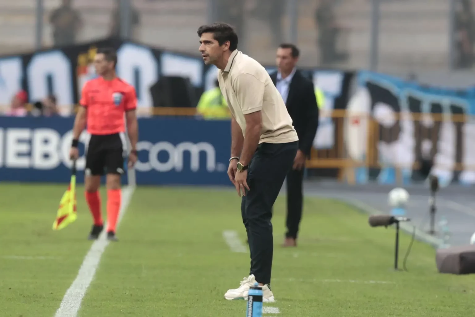 Entrenador del Palmeiras recibe suspensión de ocho partidos por conducta inapropiada con árbitros Entrenador del Palmeiras recibe suspensión de ocho partidos por conducta inapropiada con árbitros