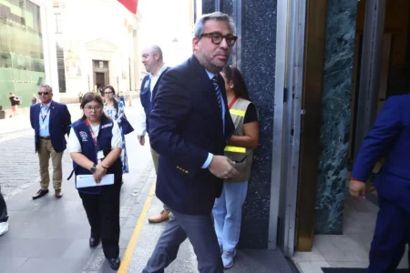 Fiscalía logra impedimento de salida de 18 meses contra Piero Corvetto por investigación en ONPE