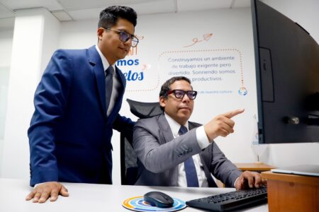 El 98 % de egresados del programa de extensión universitaria del OSIPTEL se mantiene activo en el mercado laboral El 98 % de egresados del programa de extensión universitaria del OSIPTEL se mantiene activo en el mercado laboral