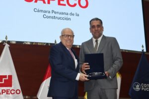 Julio Velarde advierte que “se vienen momentos difíciles” y se necesita "gente buena" en el sector público