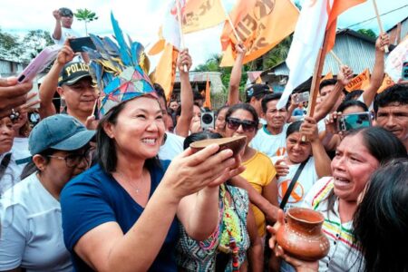 Keiko Fujimori anuncia que programas sociales "volverán con fuerza"