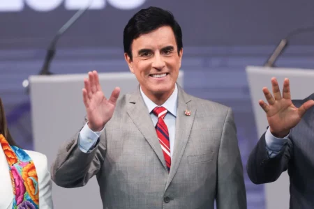 Carlos Espá anuncia respaldo a Keiko Fujimori en la segunda vuelta presidencial Carlos Espá anuncia respaldo a Keiko Fujimori en la segunda vuelta presidencial