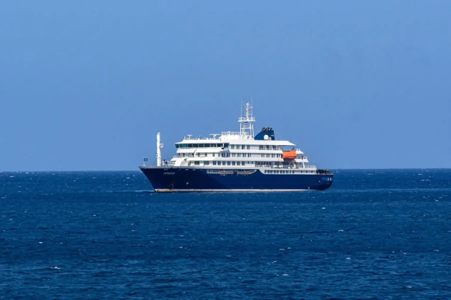 Crucero Hondius: repatriado francés presenta síntomas tras brote de hantavirus
