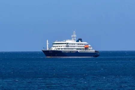 Crucero Hondius: repatriado francés presenta síntomas tras brote de hantavirus