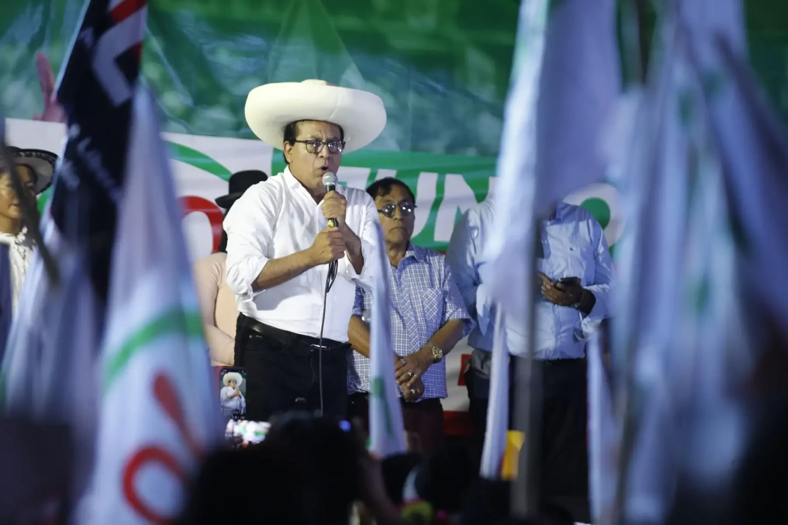Roberto Sánchez afirma que “la única hoja de ruta posible es con el pueblo”
