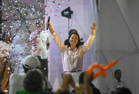 Keiko Fujimori promete impulso a programas sociales para la primera infancia