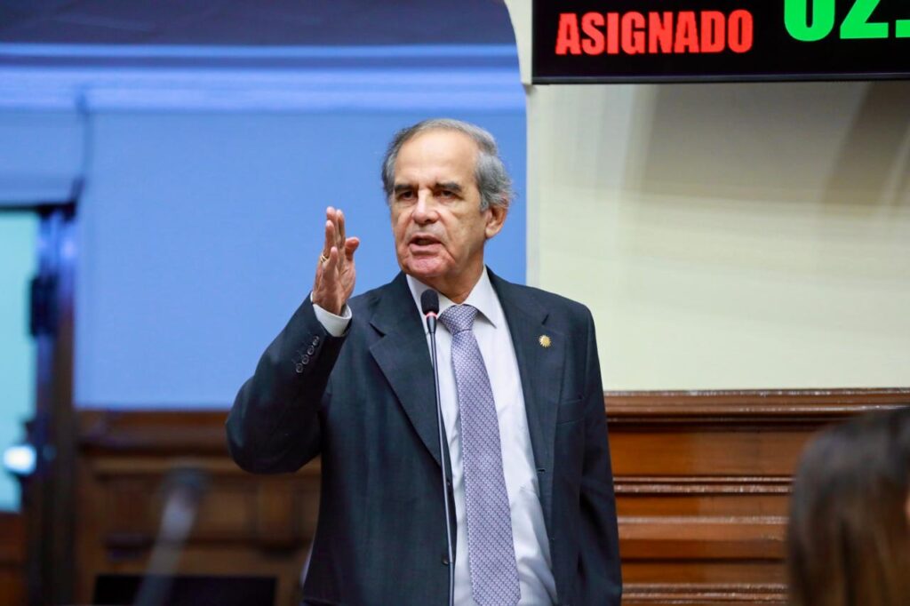 Roberto Chiabra exige al Gobierno explicar apoyo financiero de US$2 mil millones para Petroperú