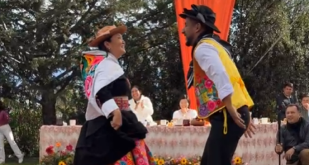 Keiko Fujimori celebró su cumpleaños bailando huaylarsh en Huancayo Keiko Fujimori celebró su cumpleaños bailando huaylarsh en Huancayo