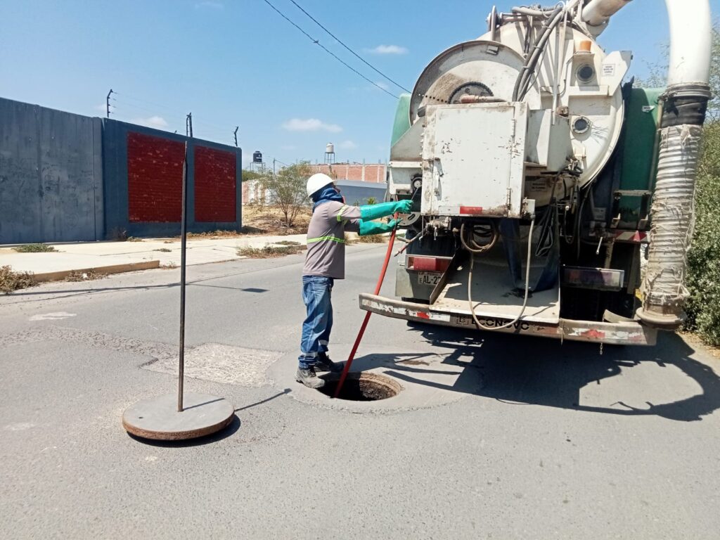 EPS Grau intensifica limpieza de alcantarillado para prevenir riesgos sanitarios y proteger la salud de la población. EPS Grau intensifica limpieza de alcantarillado para prevenir riesgos sanitarios y proteger la salud de la población.