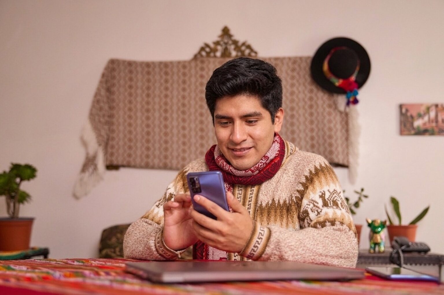 Erestel 2025: cada vez más hogares peruanos cuentan con un smartphone, ¿cuántos tienen? Erestel 2025: cada vez más hogares peruanos cuentan con un smartphone, ¿cuántos tienen?