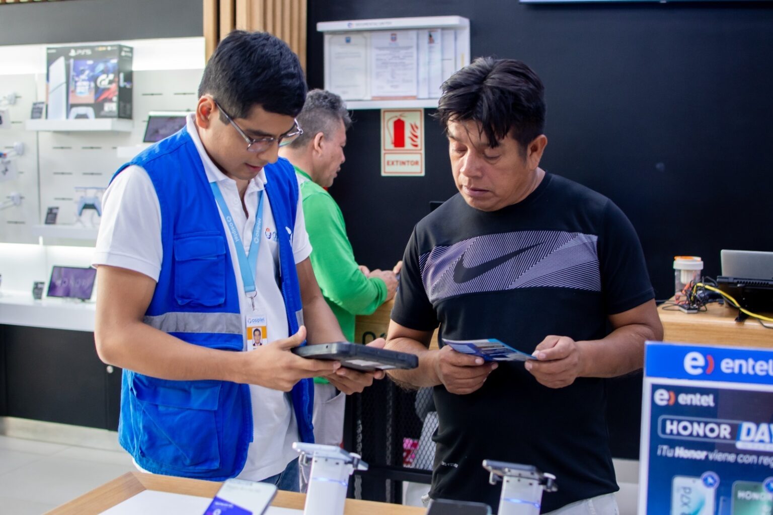OSIPTEL intensifica monitoreos en centros de atención de empresas operadoras en Piura