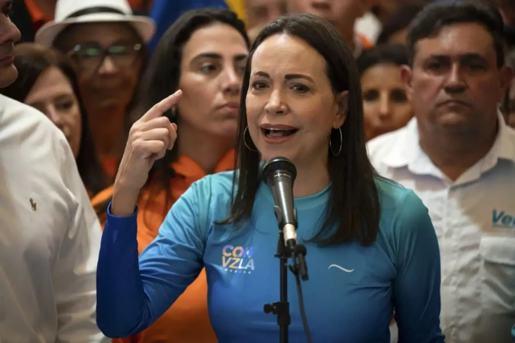 María Corina Machado afirma que Delcy Rodríguez dejará el poder en Venezuela
