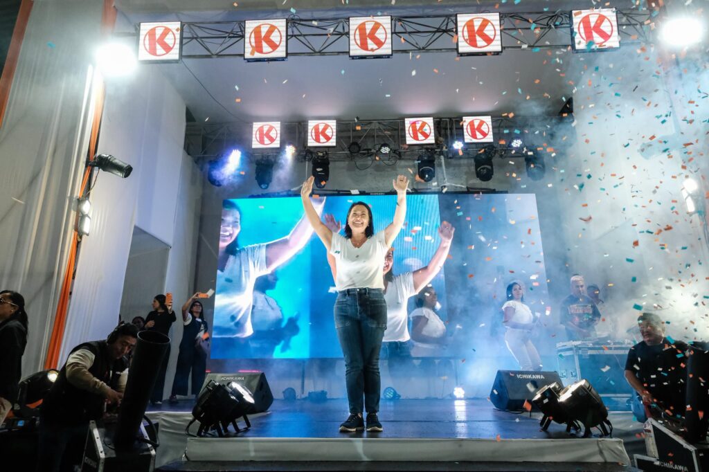 Keiko Fujimori celebra resultados preliminares mientras la ONPE continúa el escrutinio: "Sí se pudo"