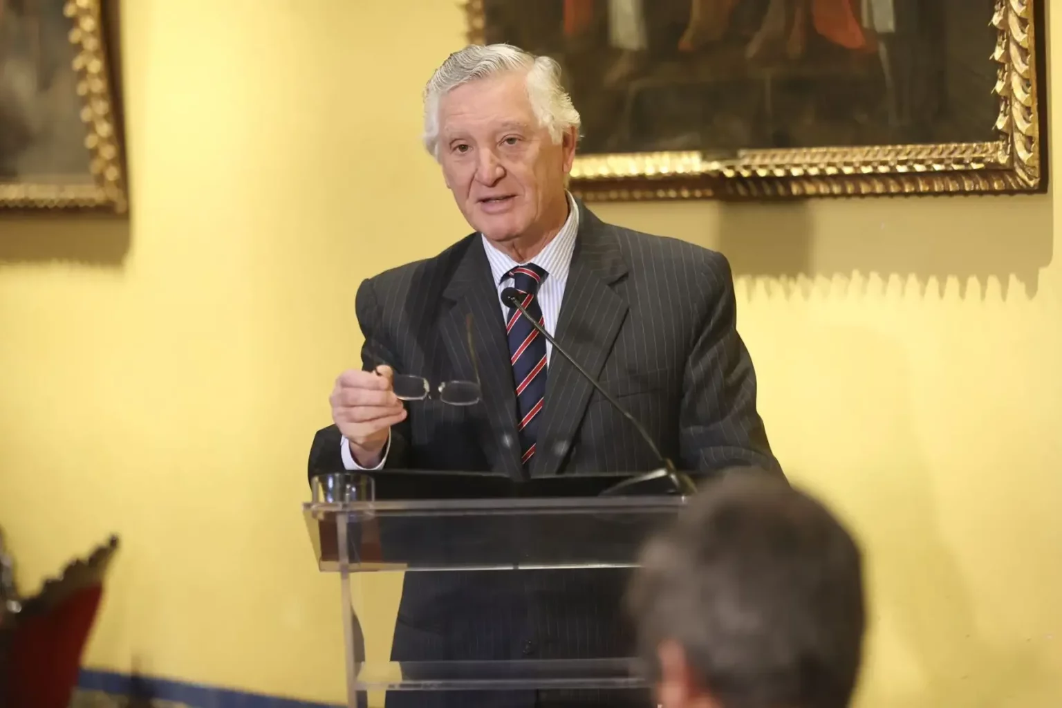 Canciller Carlos Pareja afirma que se respetó la cadena de custodia del voto de peruanos en el exterior Carlos Pareja afirma que se respetó la cadena de custodia del voto de peruanos en el exterior