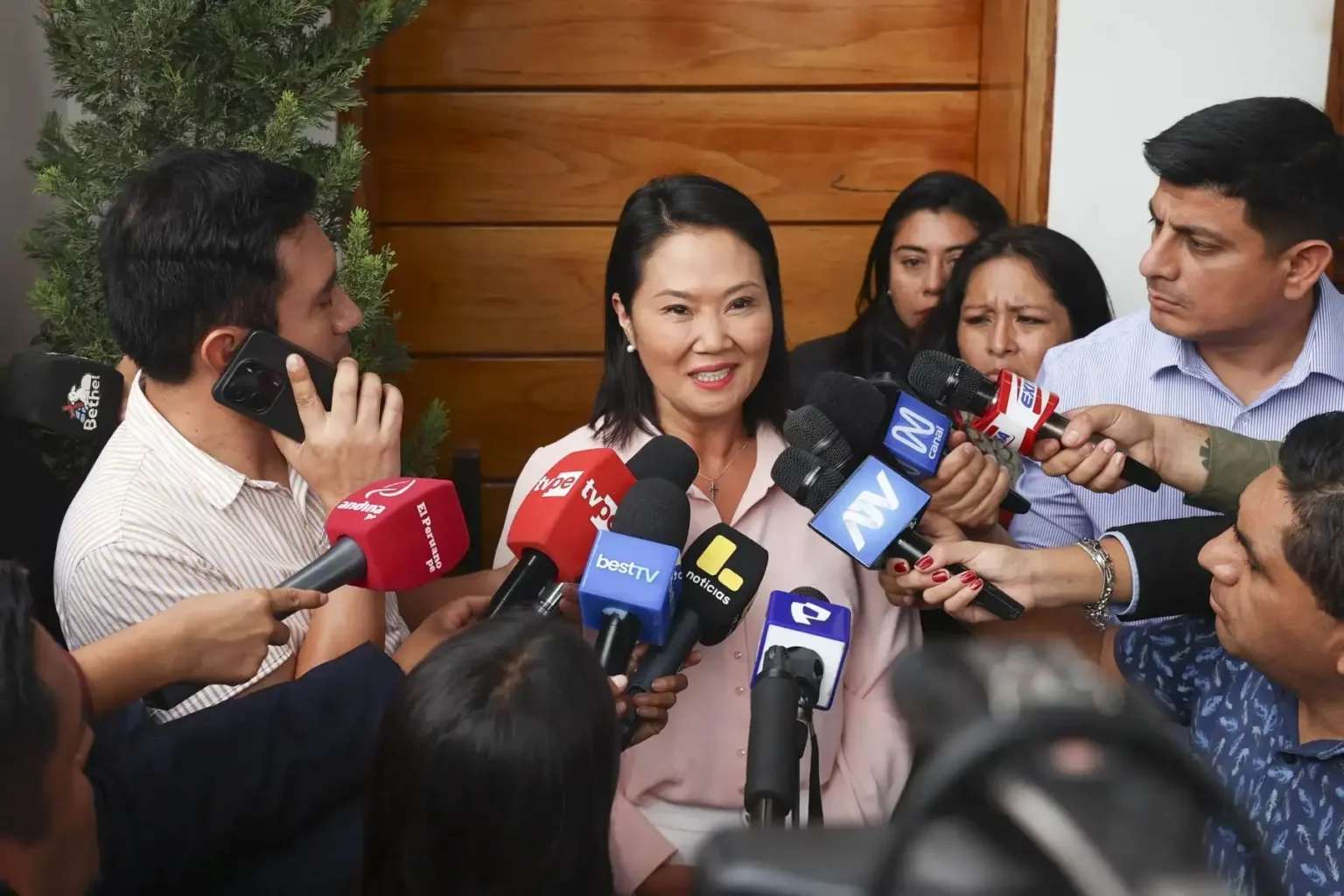 Keiko Fujimori pide calma y seguimiento al conteo oficial de la segunda vuelta