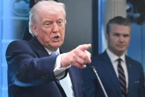 Trump pide a Netanyahu evitar represalias tras ataque de Irán a Israel