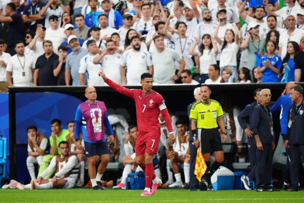 Cristiano Ronaldo marca doblete ante Uzbekistán y responde a las críticas con un nuevo récord Cristiano Ronaldo marca doblete ante Uzbekistán y responde a las críticas con un nuevo récord