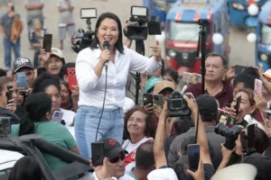 Keiko Fujimori cuestiona propuestas de Juntos por el Perú y afirma que planes de Roberto Sánchez “no tienen consistencia ni coherencia”