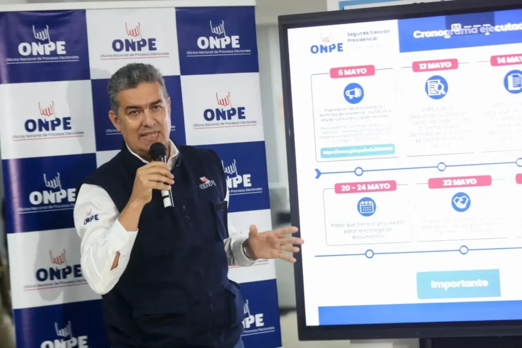 Onpe tiene la obligación moral de sacar adelante segunda vuelta, afirma Bernardo Pachas
