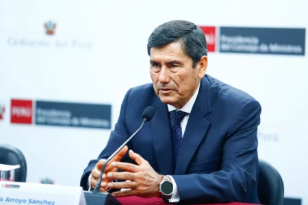 Luis Arroyo inicia el proceso de transferencia de gestión tras proclamación de Keiko Fujimori Luis Arroyo inicia el proceso de transferencia de gestión tras proclamación de Keiko Fujimori
