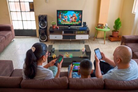 Servicios móviles e internet fijo impulsaron ingresos en telecomunicaciones en el primer trimestre de 2026 Servicios móviles e internet fijo impulsaron ingresos en telecomunicaciones en el primer trimestre de 2026
