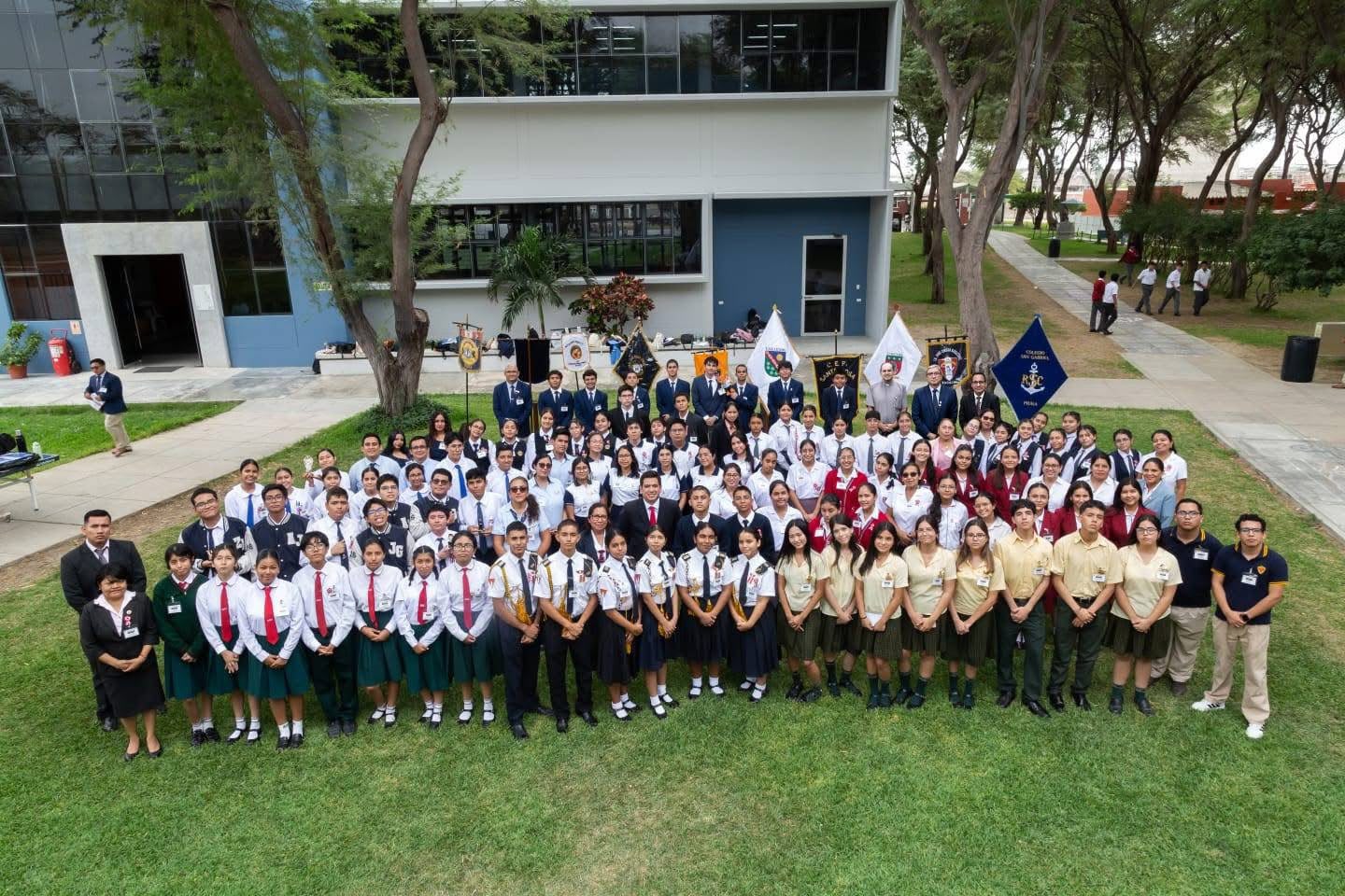 Colegio Nuestra Señora de Lourdes gana el Torneo Regional de Debate Escolar Expresarte Piura 2026