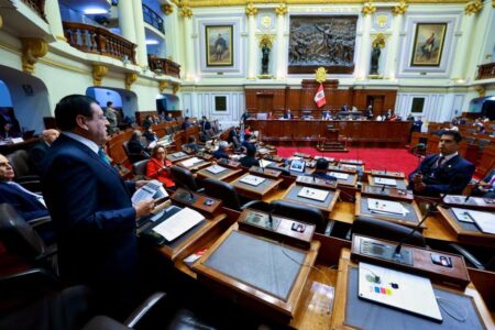 Congreso continúa evaluando el crédito suplementario que financiará gratificaciones CAS y obras públicas Congreso continúa evaluando el crédito suplementario que financiará gratificaciones CAS y obras públicas