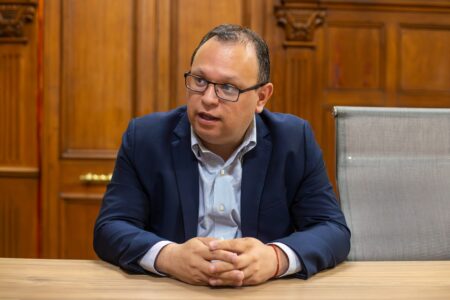 Equipo de transferencia solicita a la PCM suspender nuevas designaciones y contrataciones