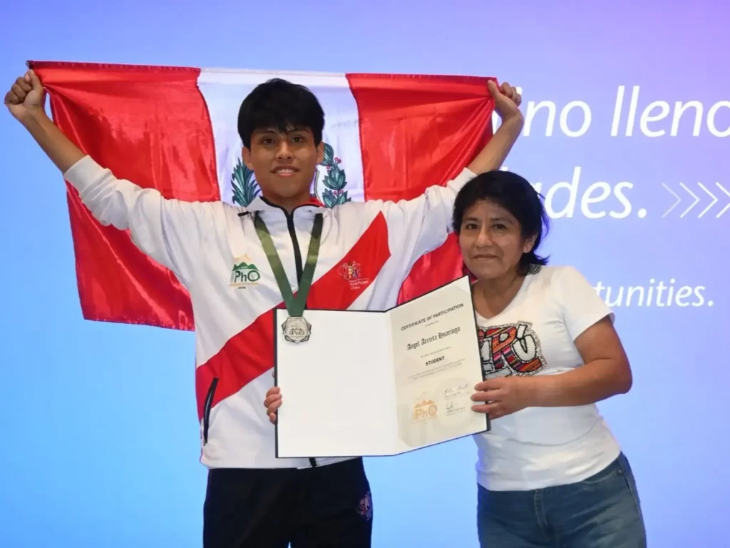Perú ganó medalla de plata en su debut en la Olimpiada Internacional de Física 2026 Perú ganó medalla de plata en su debut en la Olimpiada Internacional de Física 2026