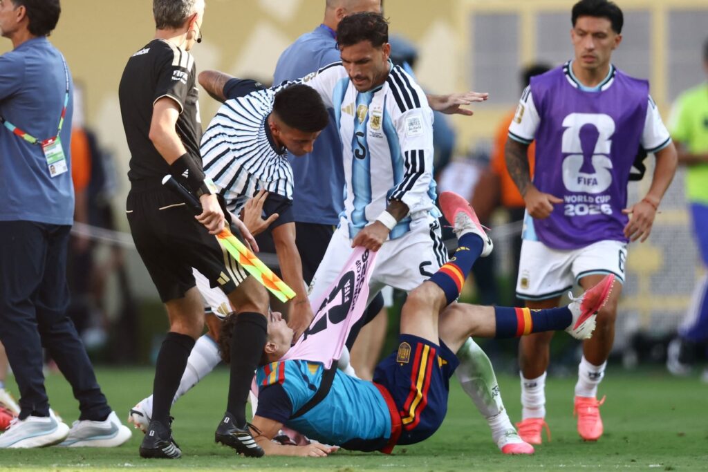 FIFA investigará incidentes protagonizados por jugadores argentinos tras la final del Mundial 2026