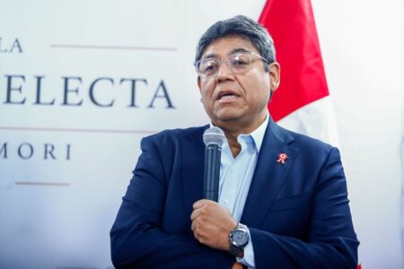 Elmer Cuba plantea que el crecimiento del Perú se traduzca en mejores empleos