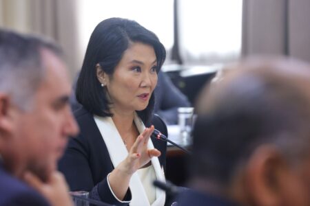 Keiko Fujimori asegura que no habrá recorte de feriados ni de derechos laborales Keiko Fujimori asegura que no habrá recorte de feriados ni de derechos laborales