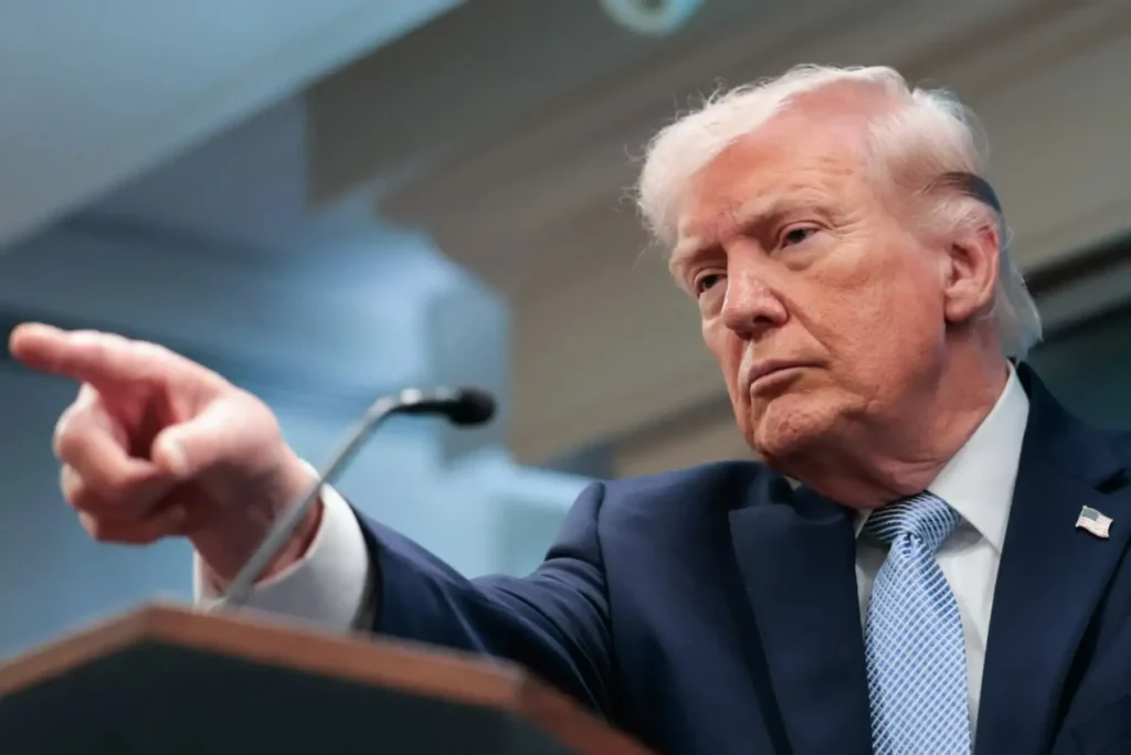 Donald Trump da por terminada la tregua con Irán tras nuevos enfrentamientos en el estrecho de Ormuz Donald Trump da por terminada la tregua con Irán tras nuevos enfrentamientos en el estrecho de Ormuz