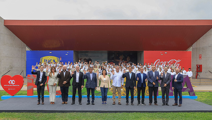 Coca-Cola y Arca Continental Lindley invertirán más de US$ 1,000 millones en el Perú Coca-Cola Perú y Arca Continental Lindley invertirán más de US$ 1,000 millones en el Perú