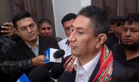 Vladimir Cerrón afirma que siempre permaneció en territorio peruano