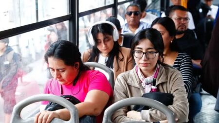 Proyecto de ley propone ampliar el medio pasaje universitario a fines de semana y feriados