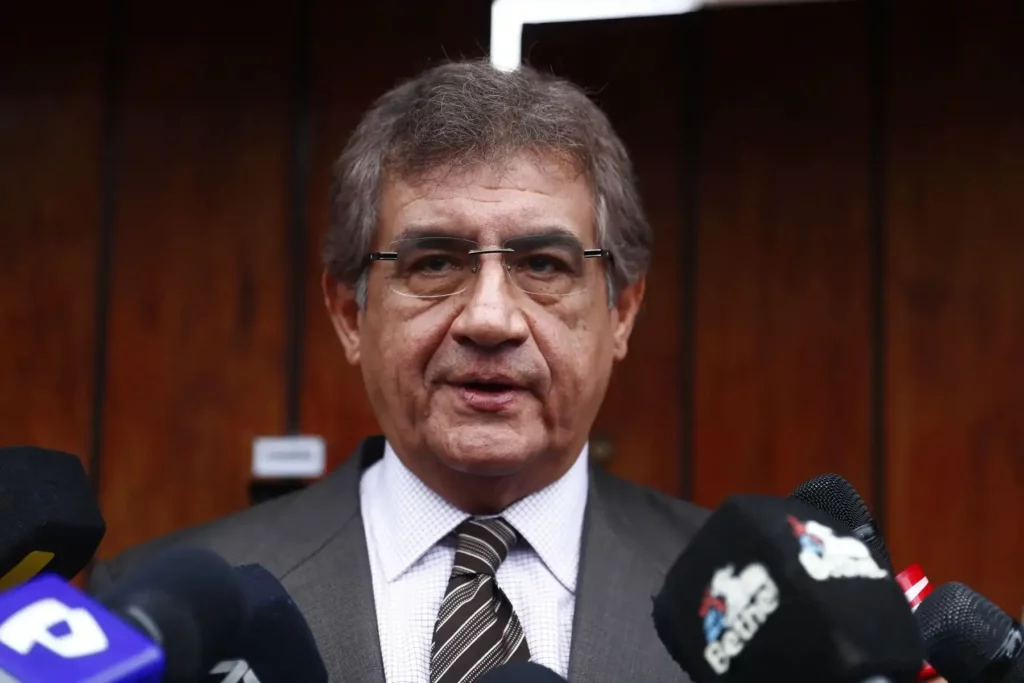CGTP y Confiep respaldan propuesta para trasladar feriados a los lunes, afirma ministro Sheput